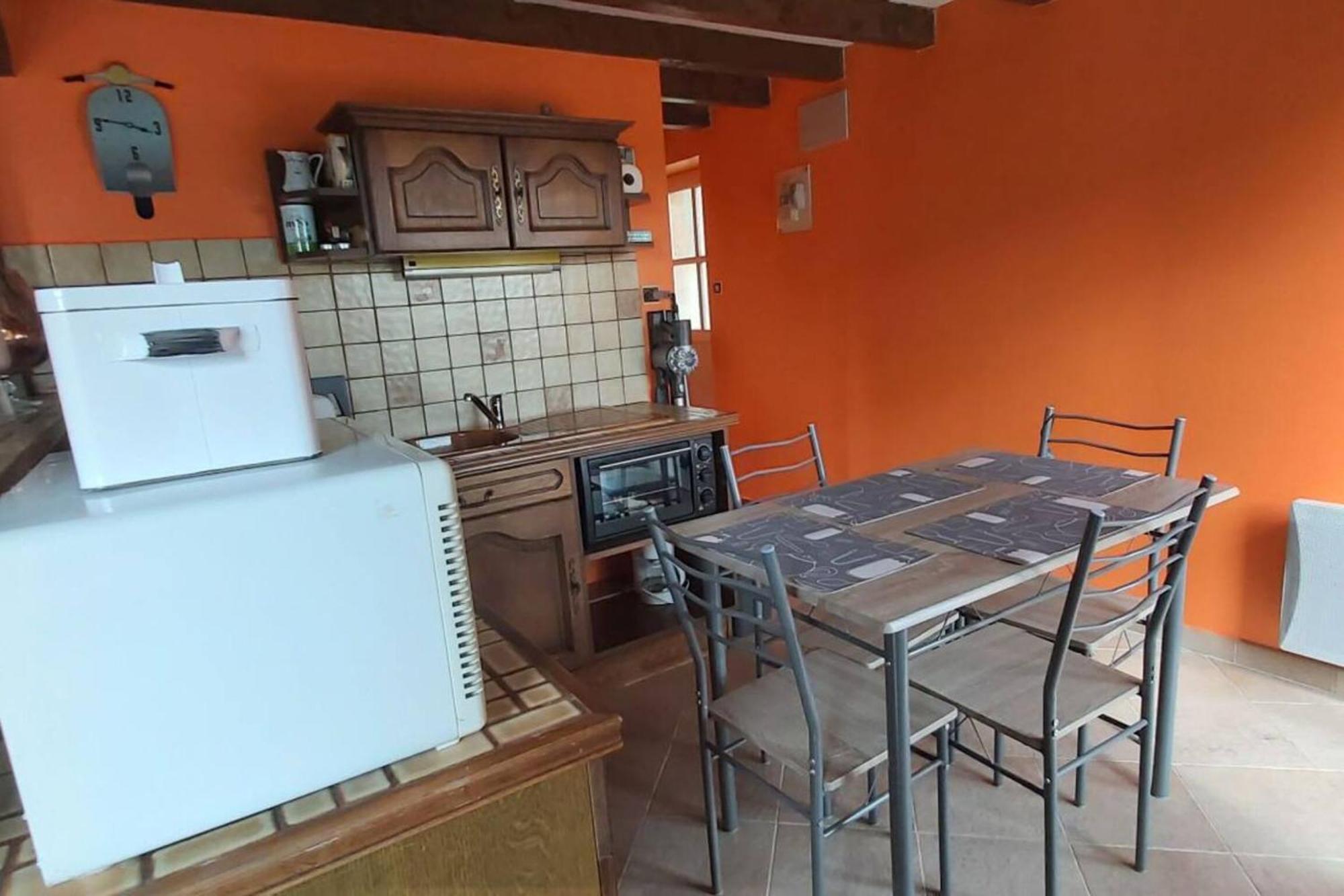 Chalet Confortable A Perriers-En-Beauficel Avec Terrasse Sourdeval Exterior photo